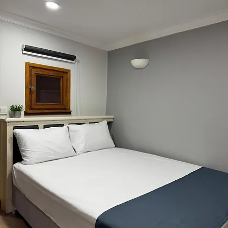 Perahomes Attic * Istanbul